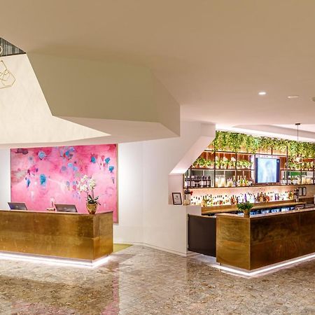 Eatons Hill Hotel Brisbane Exterior foto